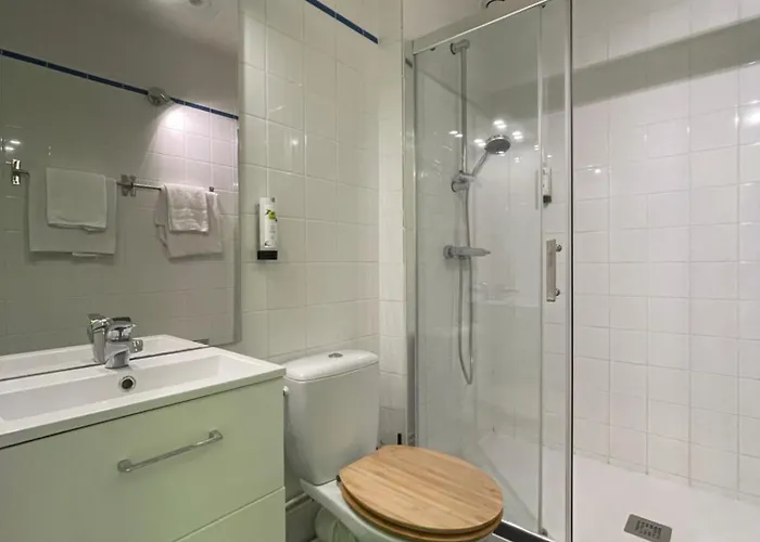 De L'omois 2* באולן-אן-ברי